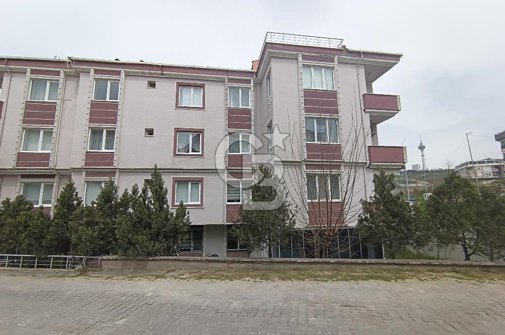 Cumhuriyet mahalllesinde 135m2 tadilatlı 2 balkonlu daire