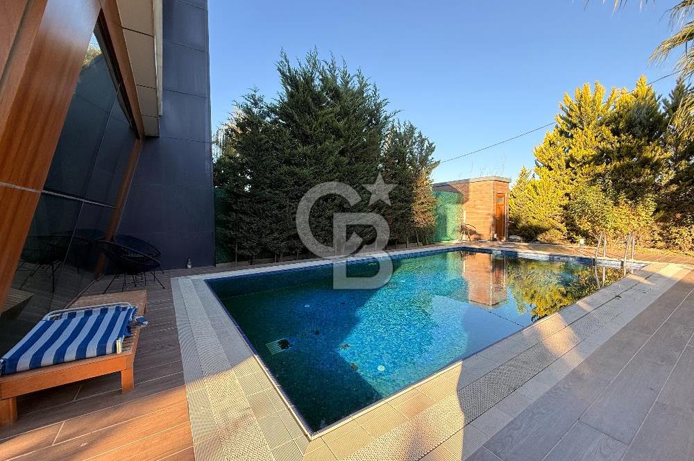 Beylikdüzü Mavera villa Satılık 7+2 Özel havuzlu villa