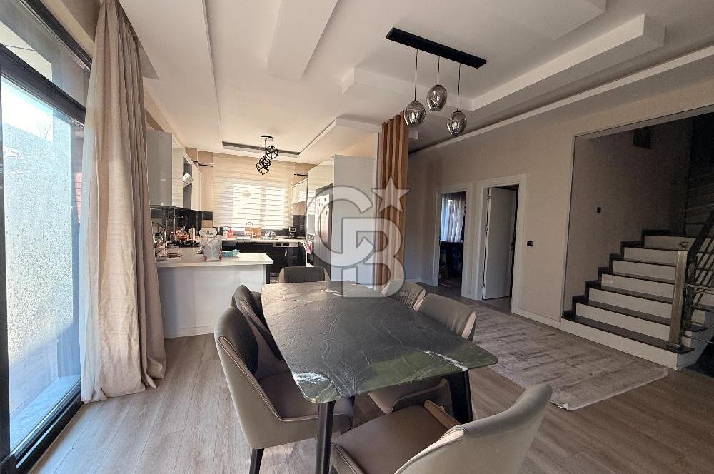 Beylikdüzü Mavera villa Satılık 7+2 Özel havuzlu villa