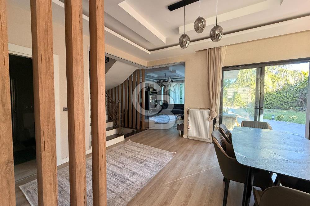 Beylikdüzü Mavera villa Satılık 7+2 Özel havuzlu villa