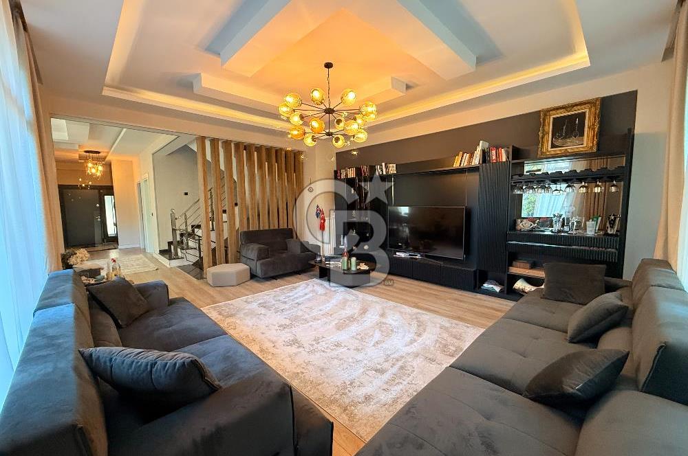 Beylikdüzü Mavera villa Satılık 7+2 Özel havuzlu villa