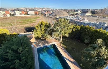 Beylikdüzü Mavera villa Satılık 7+2 Özel havuzlu villa