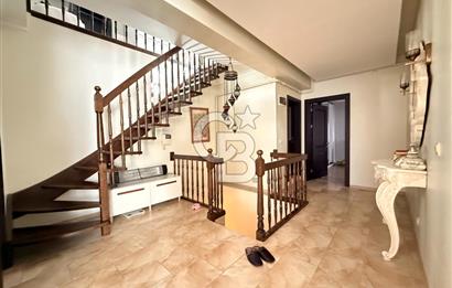 Florya Beyti Bölgesi'nde 165 m2 3+1 Satılık Çatı Katı