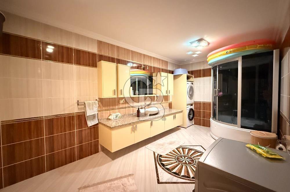 Florya Beyti Bölgesi'nde 165 m2 3+1 Satılık Çatı Katı