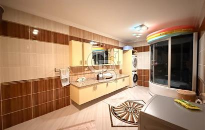 Florya Beyti Bölgesi'nde 165 m2 3+1 Satılık Çatı Katı