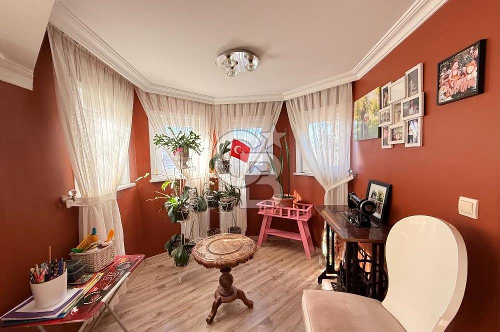 Florya Beyti Bölgesi'nde 165 m2 3+1 Satılık Çatı Katı