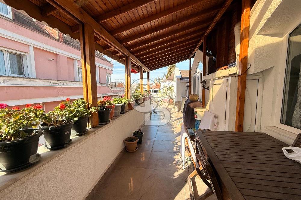 Florya Beyti Bölgesi'nde 165 m2 3+1 Satılık Çatı Katı