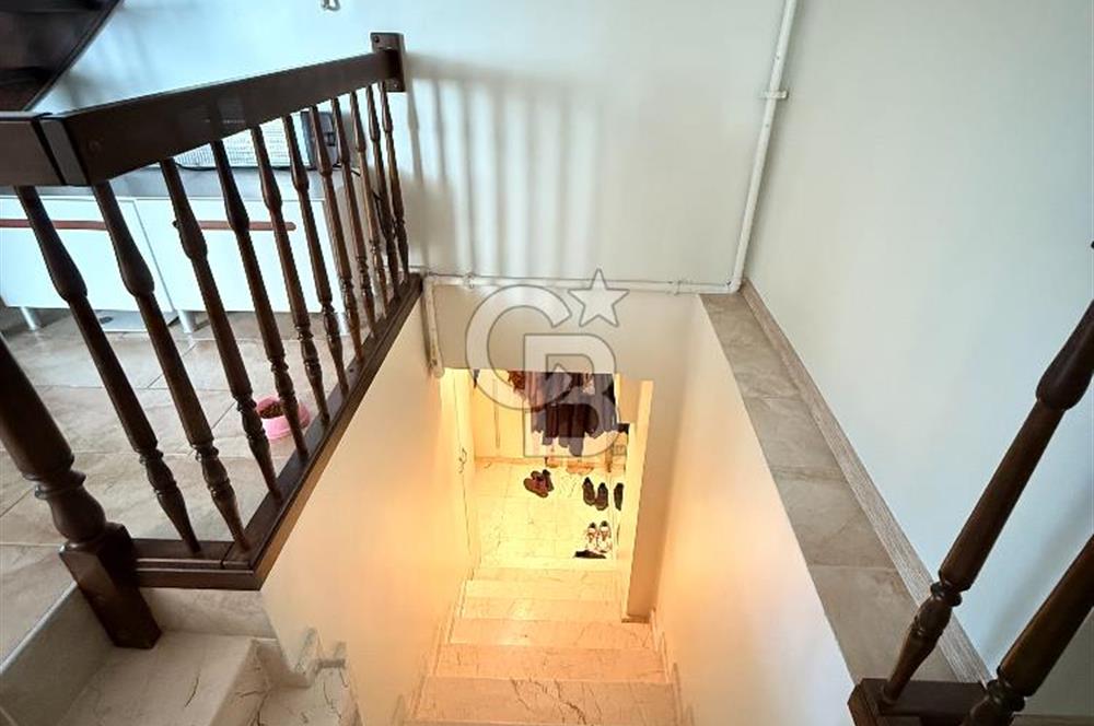 Florya Beyti Bölgesi'nde 165 m2 3+1 Satılık Çatı Katı