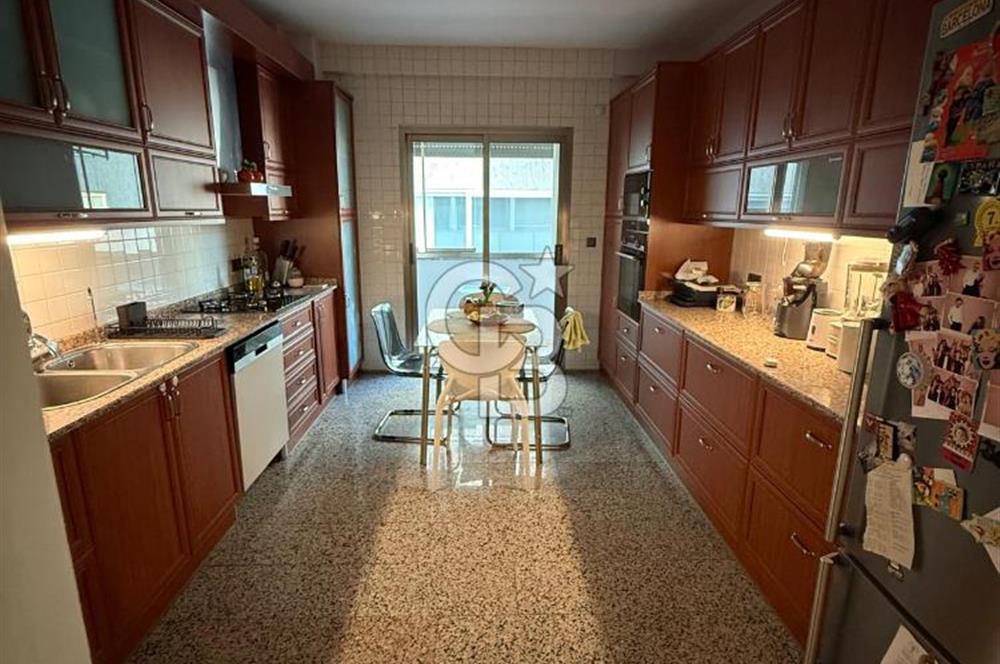 ALSANCAK PRESTİJLİ CADDESİ MUSTAFA BEY'DE KİRALIK 3+1 187M DAİRE