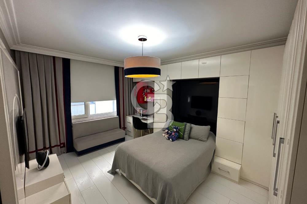 Florya Adakale'de 260m² Lüks Tasarımlı Masrafsız 4+1 Daire!