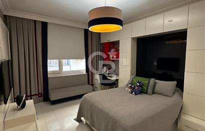 Florya Adakale'de 260m² Lüks Tasarımlı Masrafsız 4+1 Daire!