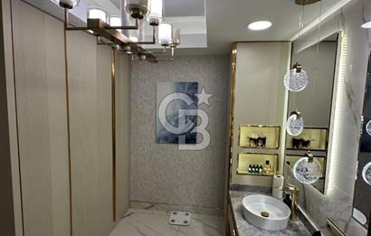 Florya Adakale'de 260m² Lüks Tasarımlı Masrafsız 4+1 Daire!