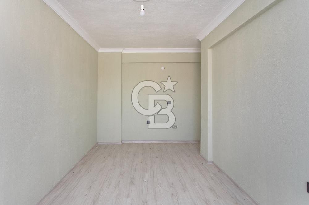 Foça Kazım Dirik Mah. Merkezi Konumda Satılık 2+1 Daire