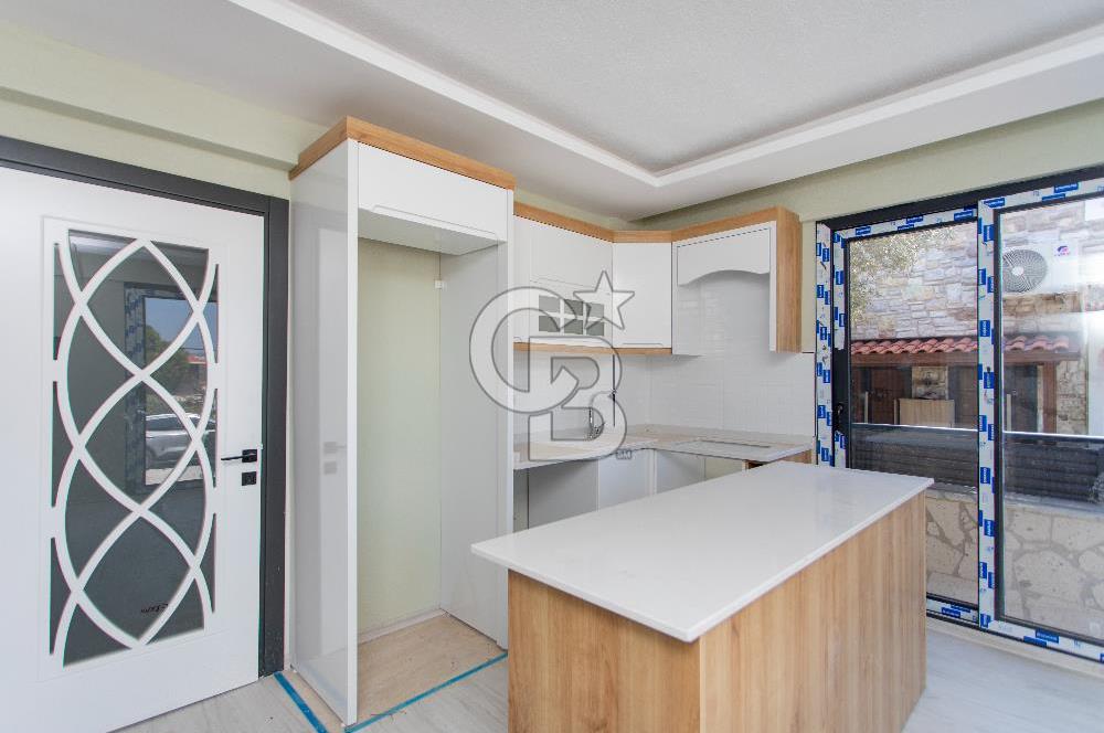 Foça Kazım Dirik Mah. Merkezi Konumda Satılık 2+1 Daire