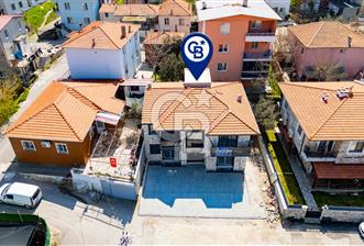 Foça Kazım Dirik Mah. Merkezi Konumda Satılık 2+1 Daire - 1 - 344588