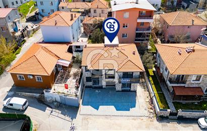 Foça Kazım Dirik Mah. Merkezi Konumda Satılık 2+1 Daire