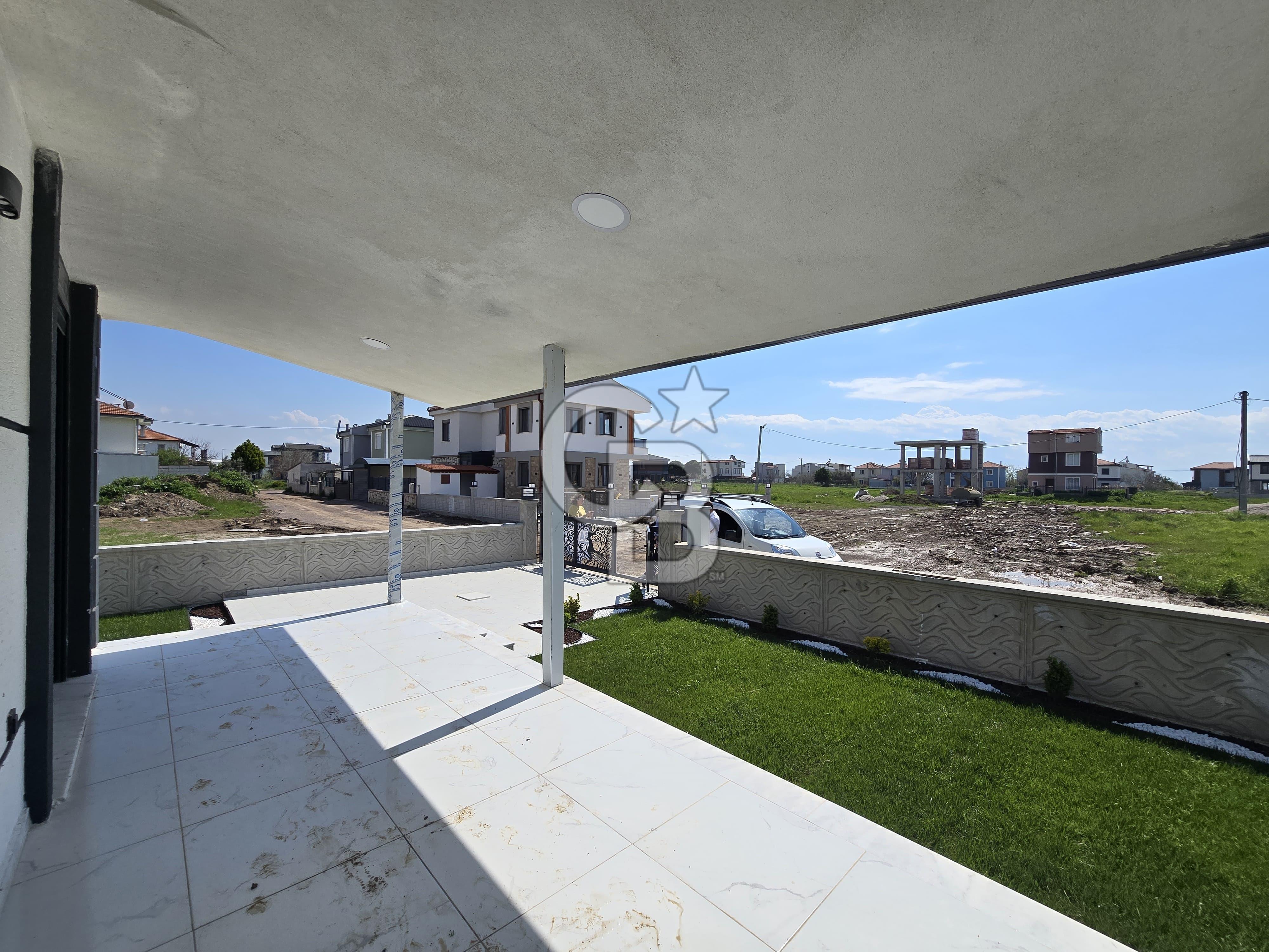 Ayvalik Altinova'da Satılık 2+1 Villa 