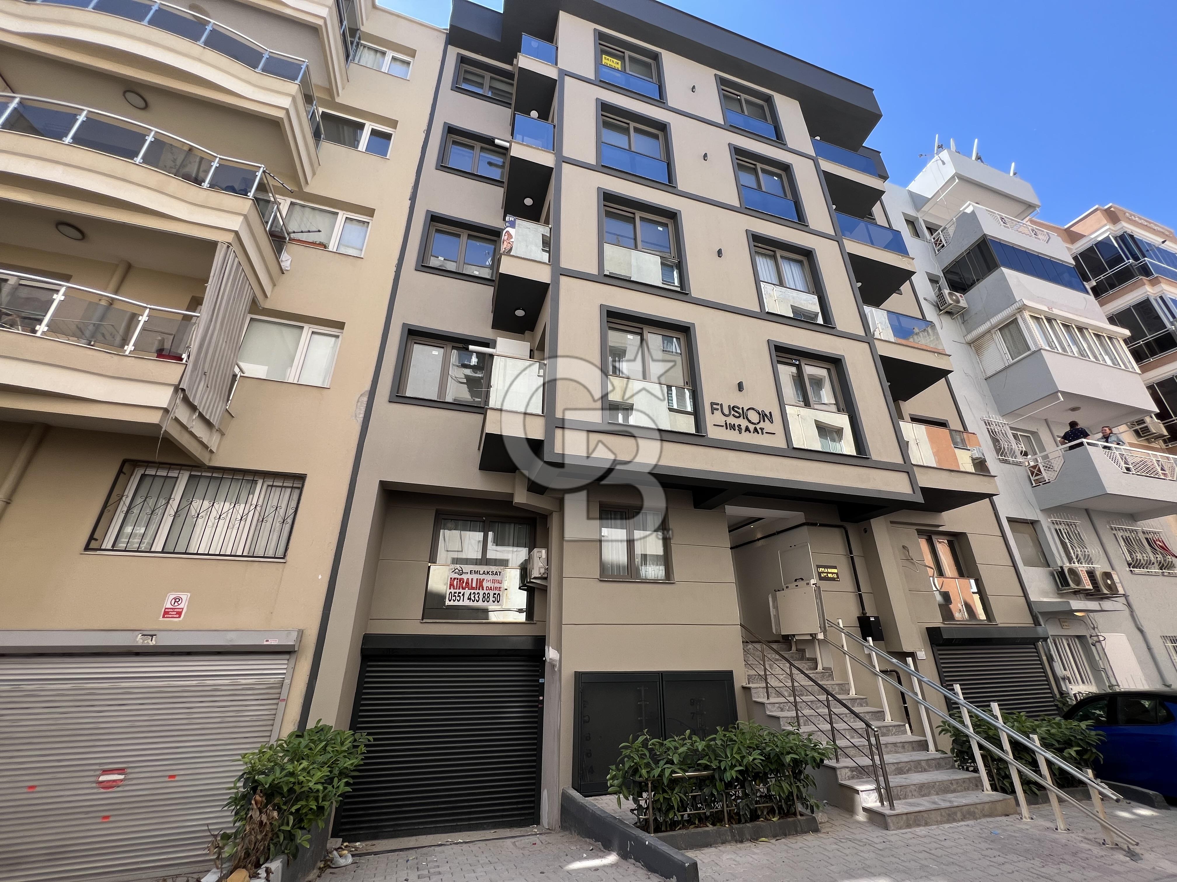Karşıyaka Dedebaşı Mahallesi Açık Mutfak 2+1 Kiralık Daire