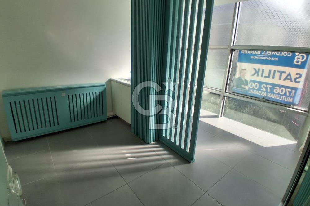 Pendik Batı mah satılık 2+1 iş hanı katı 75 m2 net iskanlı ofis