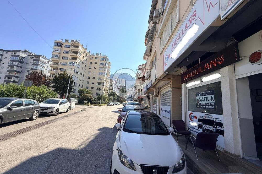 Balçova'da Merkezi Konumda Satılık 32m² Dükkan