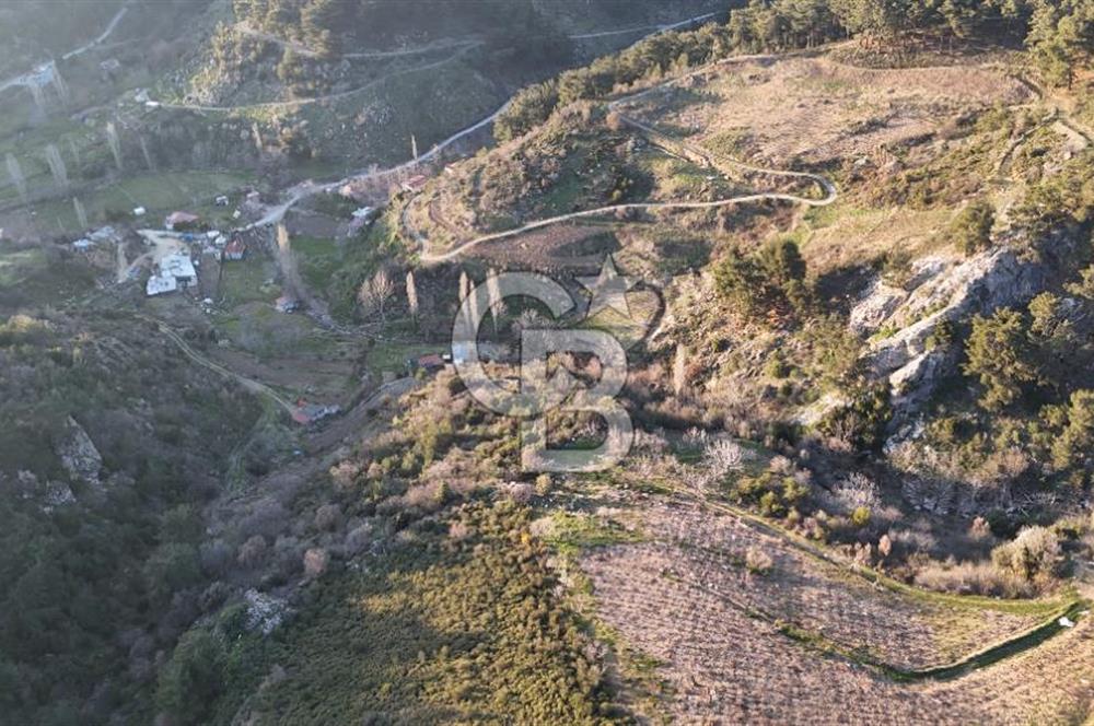 Karabağlar Kavacık'ta konut + ticari yapı kayıt belgeli satılık bağ