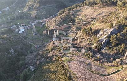 Karabağlar Kavacık'ta konut + ticari yapı kayıt belgeli satılık bağ
