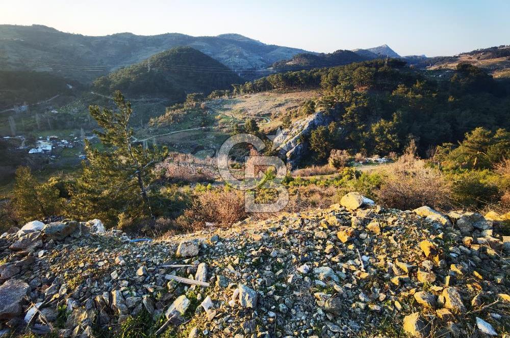 Karabağlar Kavacık'ta konut + ticari yapı kayıt belgeli satılık bağ