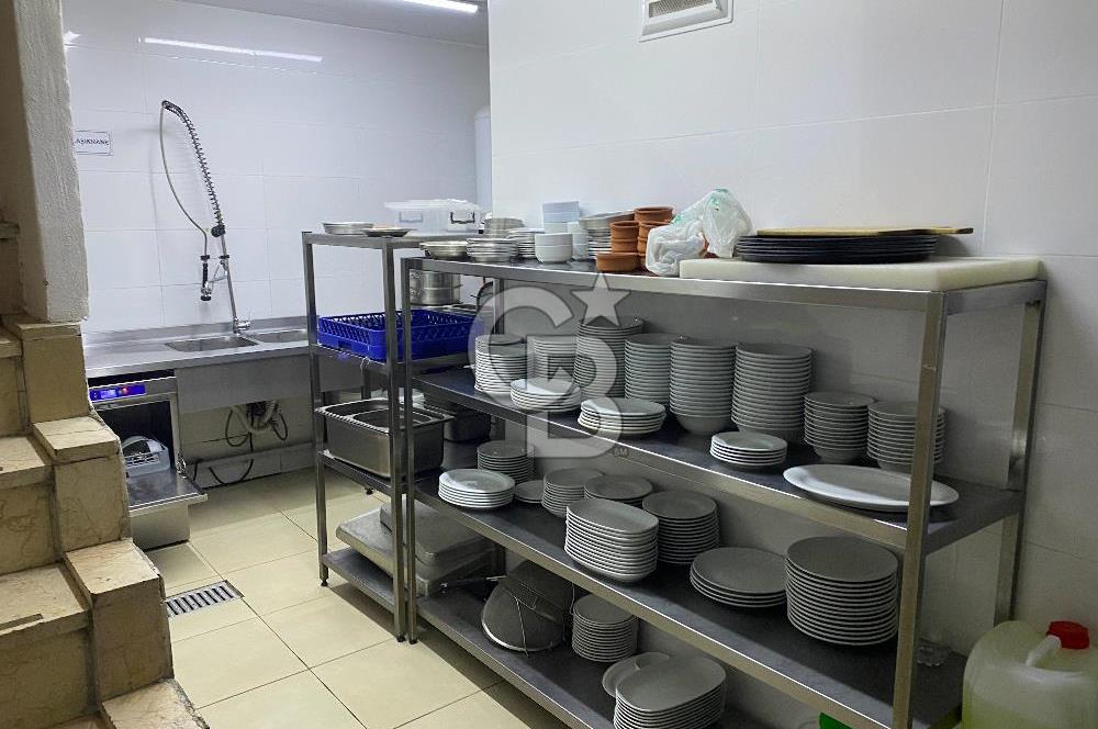 Kadıköy'de Devren Restoran: Otopark Bağlantılı, 450m²