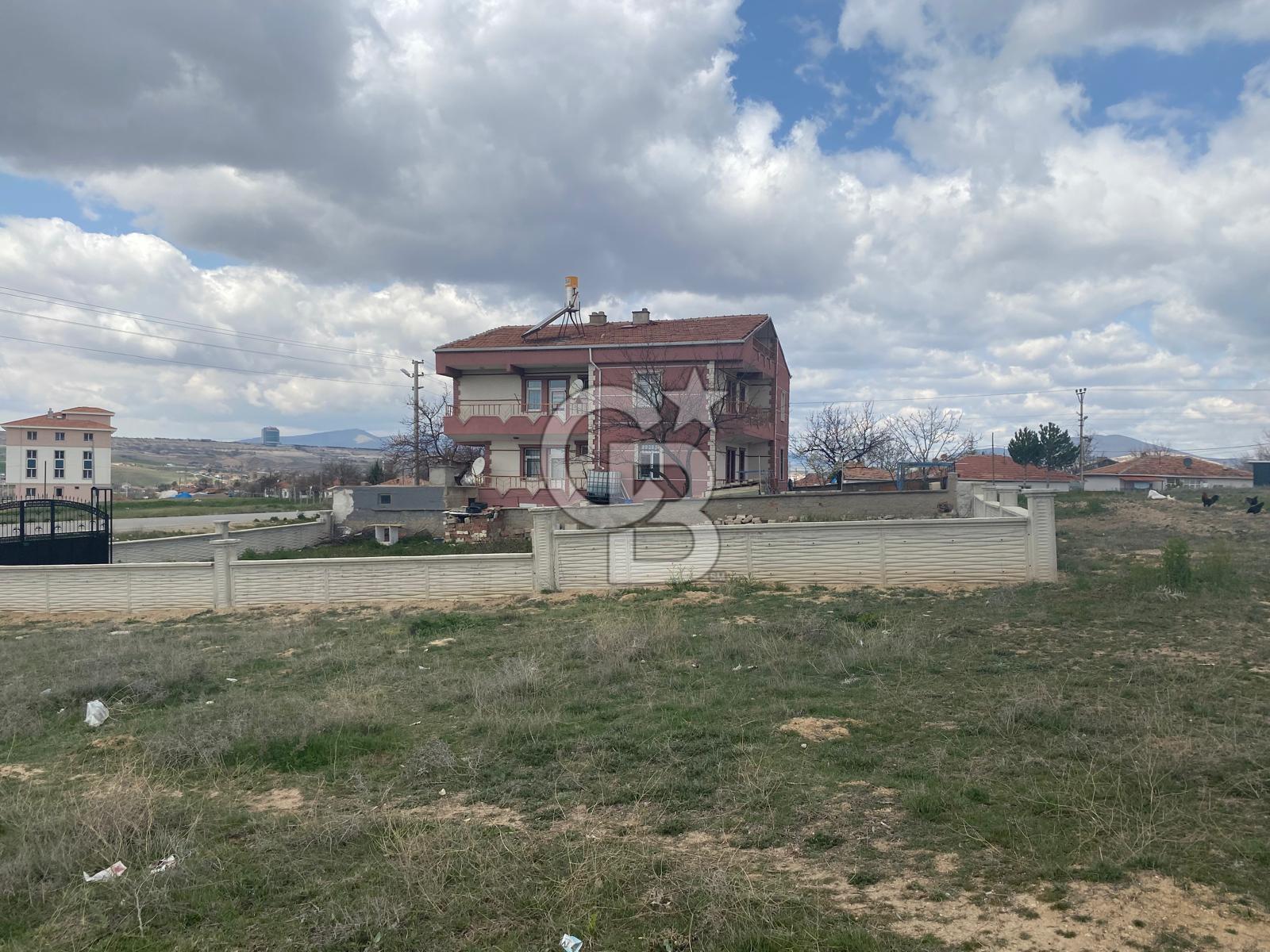 KIRŞEHİR BAHÇELİEVLER CADDE CEPHELİ İMARLI 514 M2 SATILIK ARSA