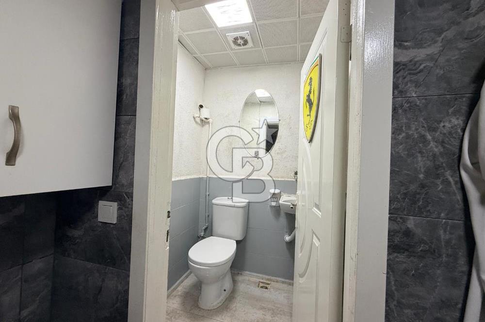 Balçova'da Merkezi Konumda Satılık 32m² Dükkan