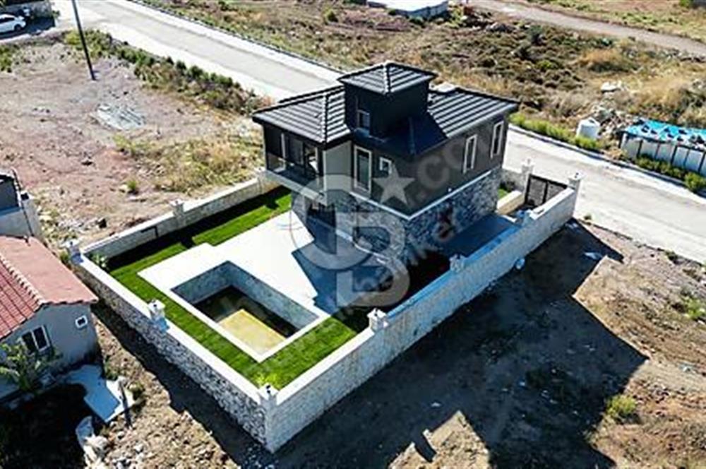 Seferihisar'da Satılık 3+1 Havuzlu Müstakil Villa