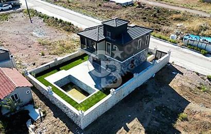 Seferihisar'da Satılık 3+1 Havuzlu Müstakil Villa