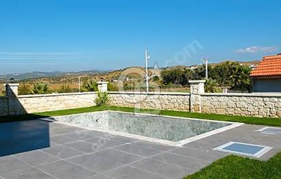 Seferihisar'da Satılık 3+1 Havuzlu Müstakil Villa