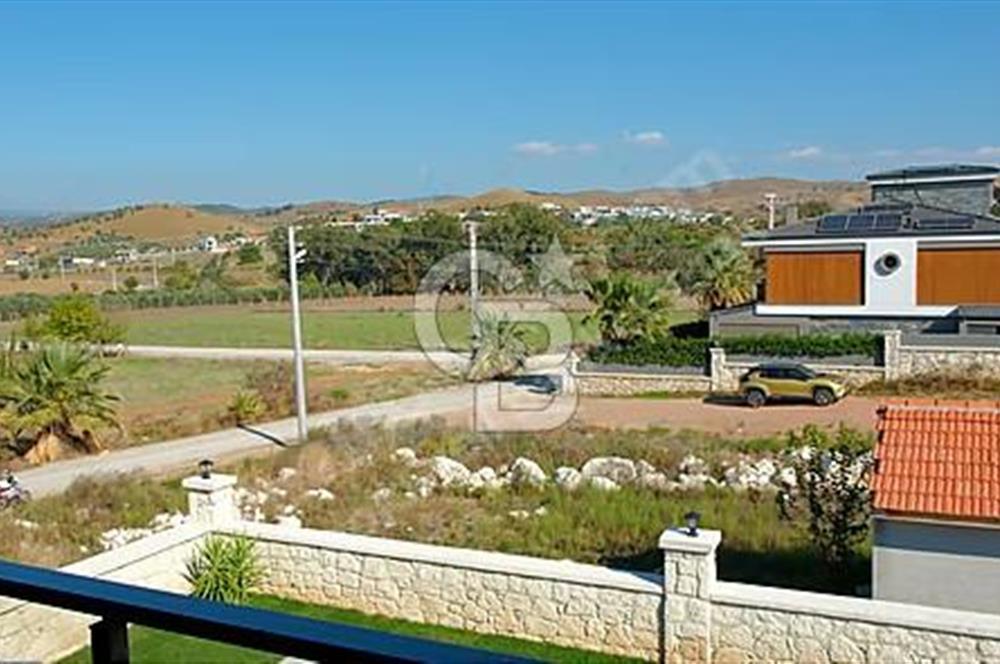 Seferihisar'da Satılık 3+1 Havuzlu Müstakil Villa