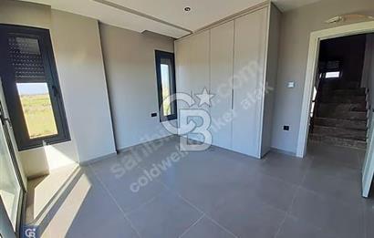 Seferihisar'da Satılık 3+1 Havuzlu Müstakil Villa