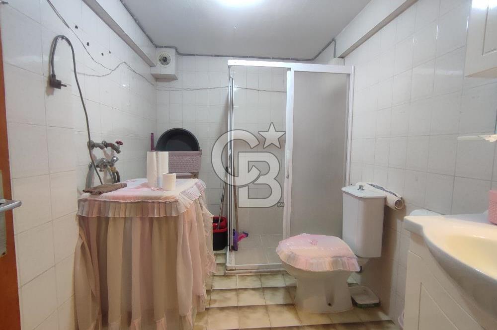 Ayvalık 150 Evler'de Merkezi Konumda Satılık Doğalgazlı Daire 