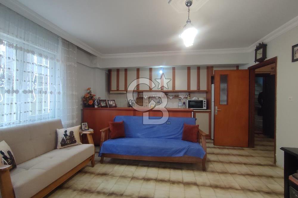 Ayvalık 150 Evler'de Merkezi Konumda Satılık Doğalgazlı Daire 