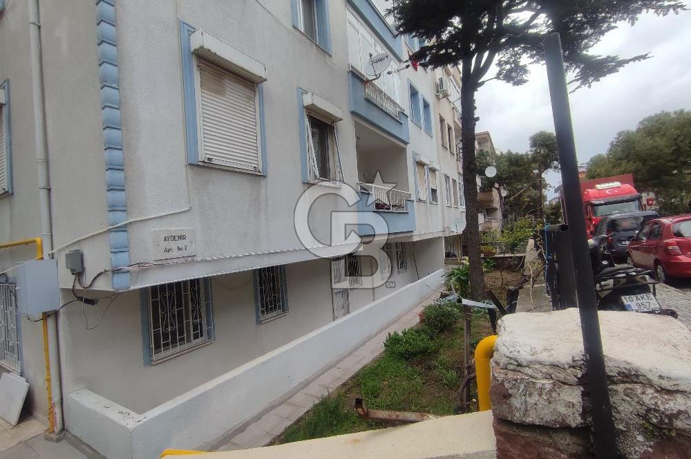 Ayvalık 150 Evler'de Merkezi Konumda Satılık Doğalgazlı Daire 