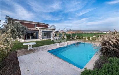 Urla Kuşçular'da 621m2 Arsa İçinde 4+1 Havuzlu Villa