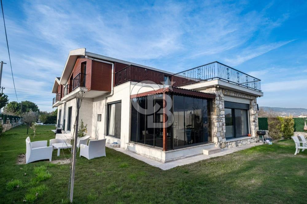 Urla Kuşçular'da 621m2 Arsa İçinde 4+1 Havuzlu Villa
