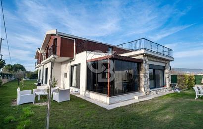 Urla Kuşçular'da 621m2 Arsa İçinde 4+1 Havuzlu Villa