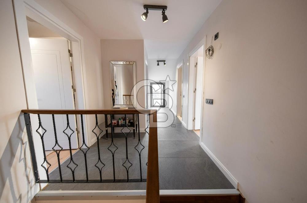 Urla Kuşçular'da 621m2 Arsa İçinde 4+1 Havuzlu Villa