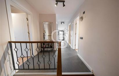 Urla Kuşçular'da 621m2 Arsa İçinde 4+1 Havuzlu Villa