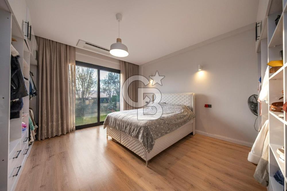 Urla Kuşçular'da 621m2 Arsa İçinde 4+1 Havuzlu Villa