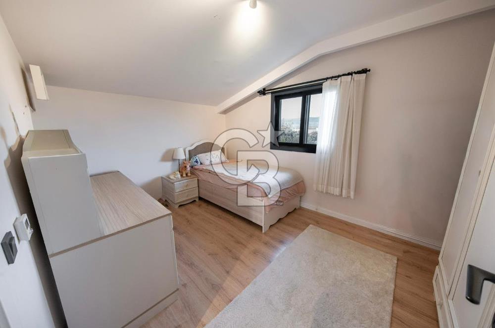 Urla Kuşçular'da 621m2 Arsa İçinde 4+1 Havuzlu Villa