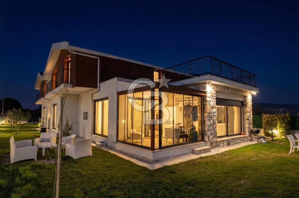 Urla Kuşçular'da 621m2 Arsa İçinde 4+1 Havuzlu Villa