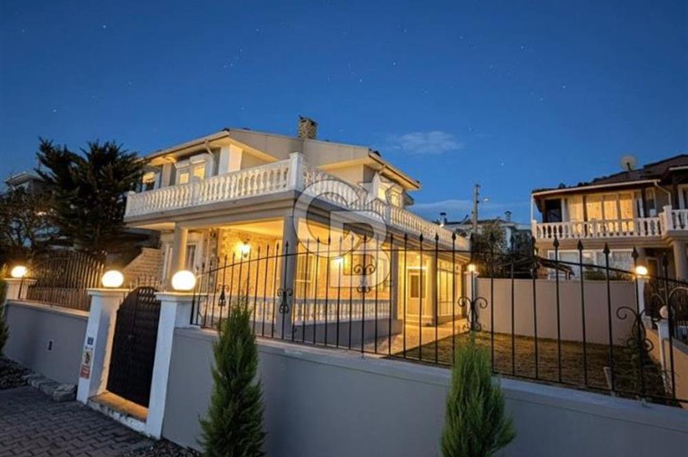 ÇEŞME ALAÇATI'DA YENİLENMİŞ, MASRAFSIZ, 3+1 VİLLA