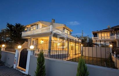 ÇEŞME ALAÇATI'DA YENİLENMİŞ, MASRAFSIZ, 3+1 VİLLA