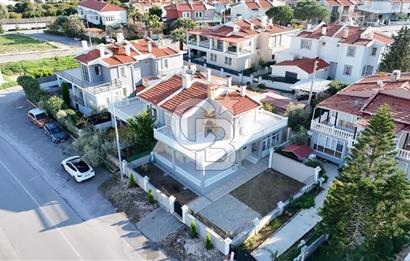 ÇEŞME ALAÇATI'DA YENİLENMİŞ, MASRAFSIZ, 3+1 VİLLA