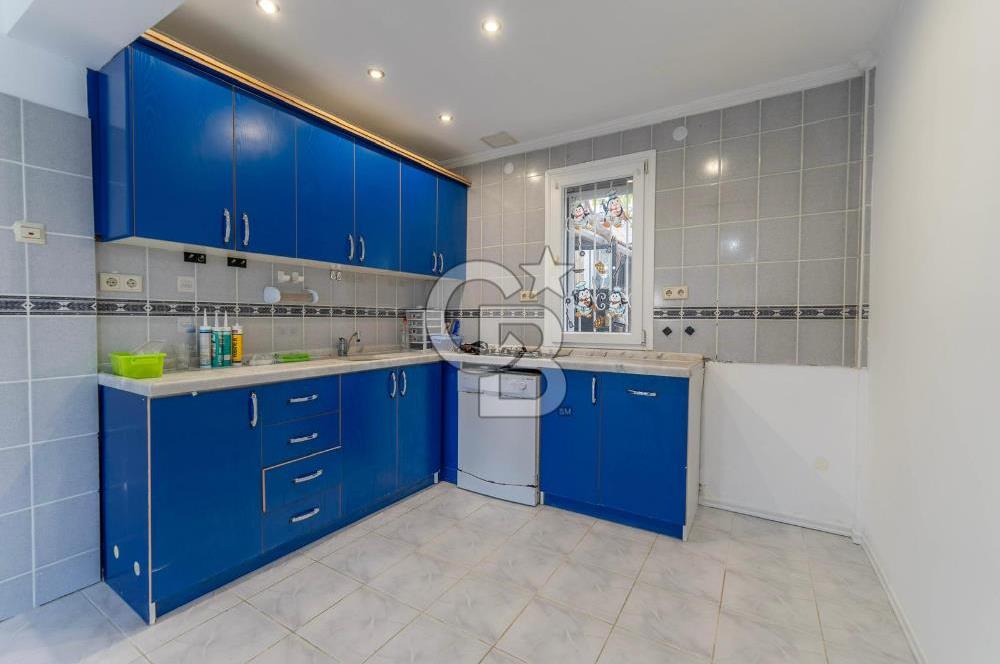 ÇEŞME ALAÇATI'DA YENİLENMİŞ, MASRAFSIZ, 3+1 VİLLA